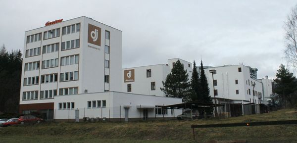 Nová tvář hlavní provozovny Dřevotvaru po zateplení