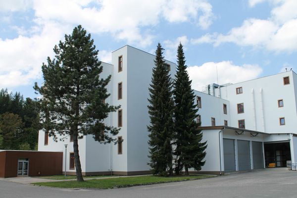 Nová tvář hlavní provozovny Dřevotvaru po zateplení